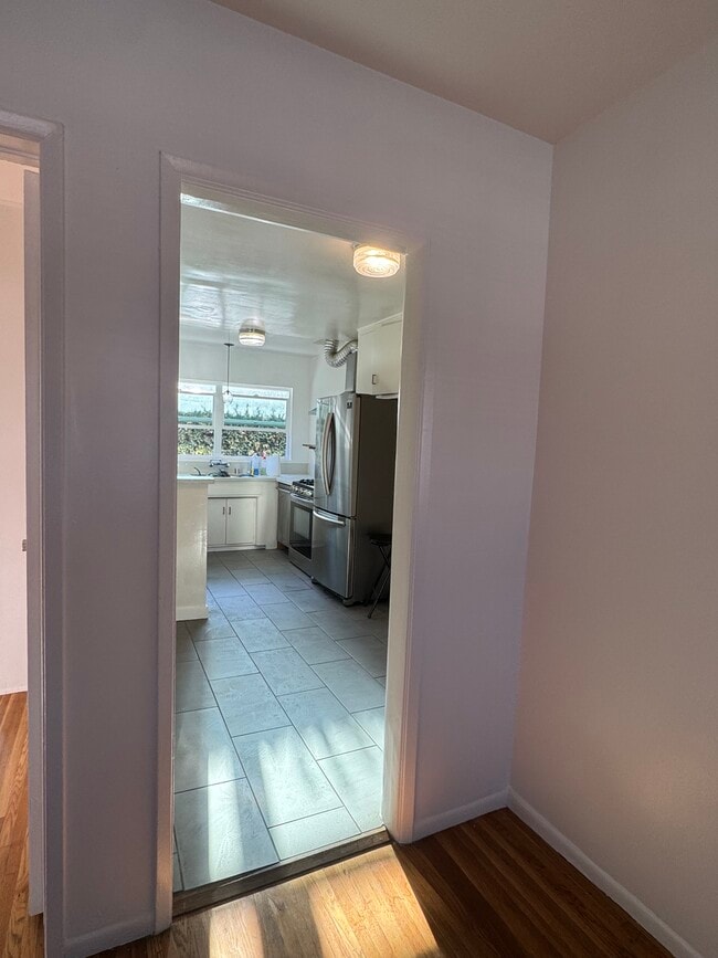 Foto del edificio - 1380 Masselin Ave