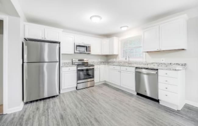 Building Photo - 673 Des Moines Dr