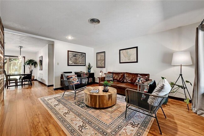 Foto del edificio - 1508 Glencrest Dr
