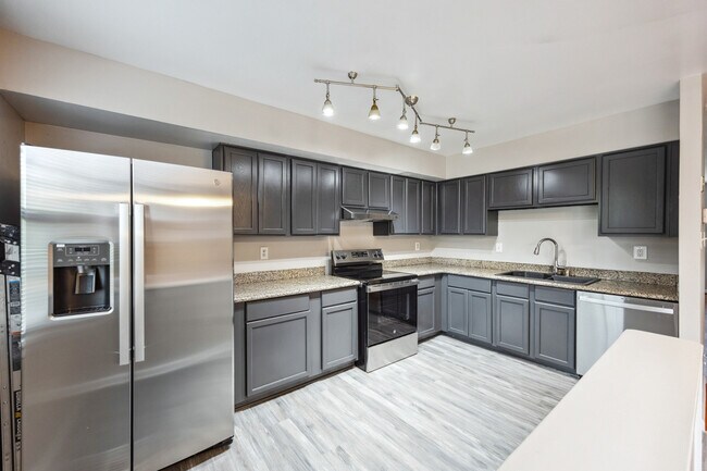 Foto del edificio - 39 Winslow Park Dr