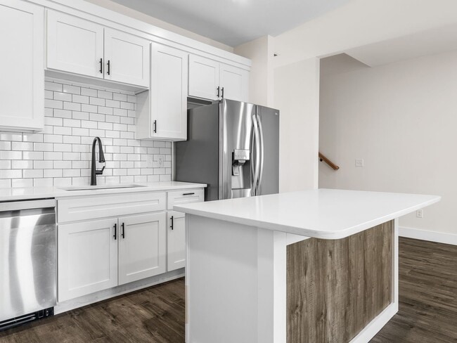 Building Photo - Charming 3 Bedroom Home in Spartanburg – Modern Upgrades & Stylish Finishes