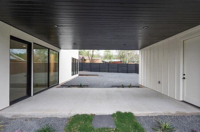 Foto del edificio - 4906 Aberdeen Cir