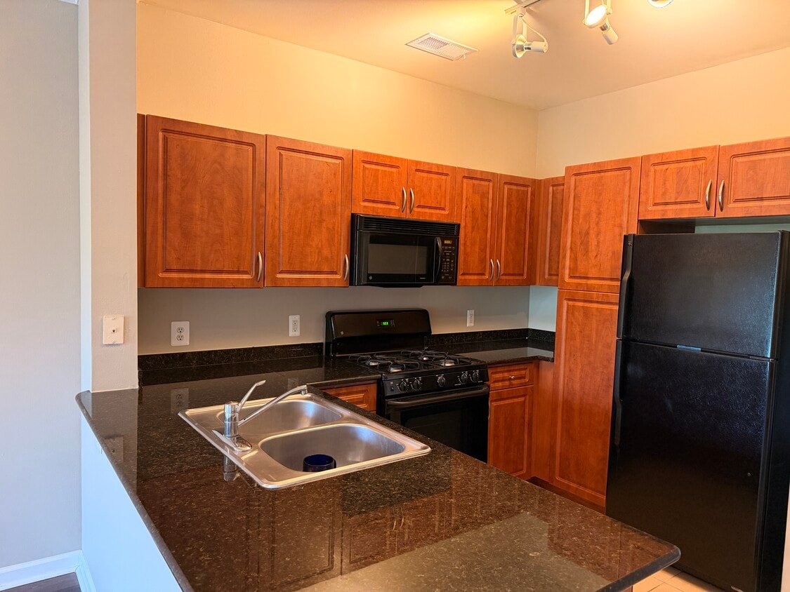 Building Photo - 12901 Centre Park Cir