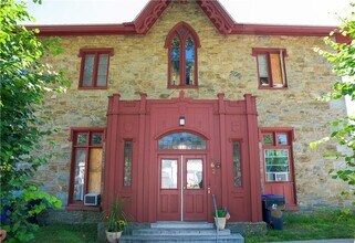 Building Photo - 362 Main St