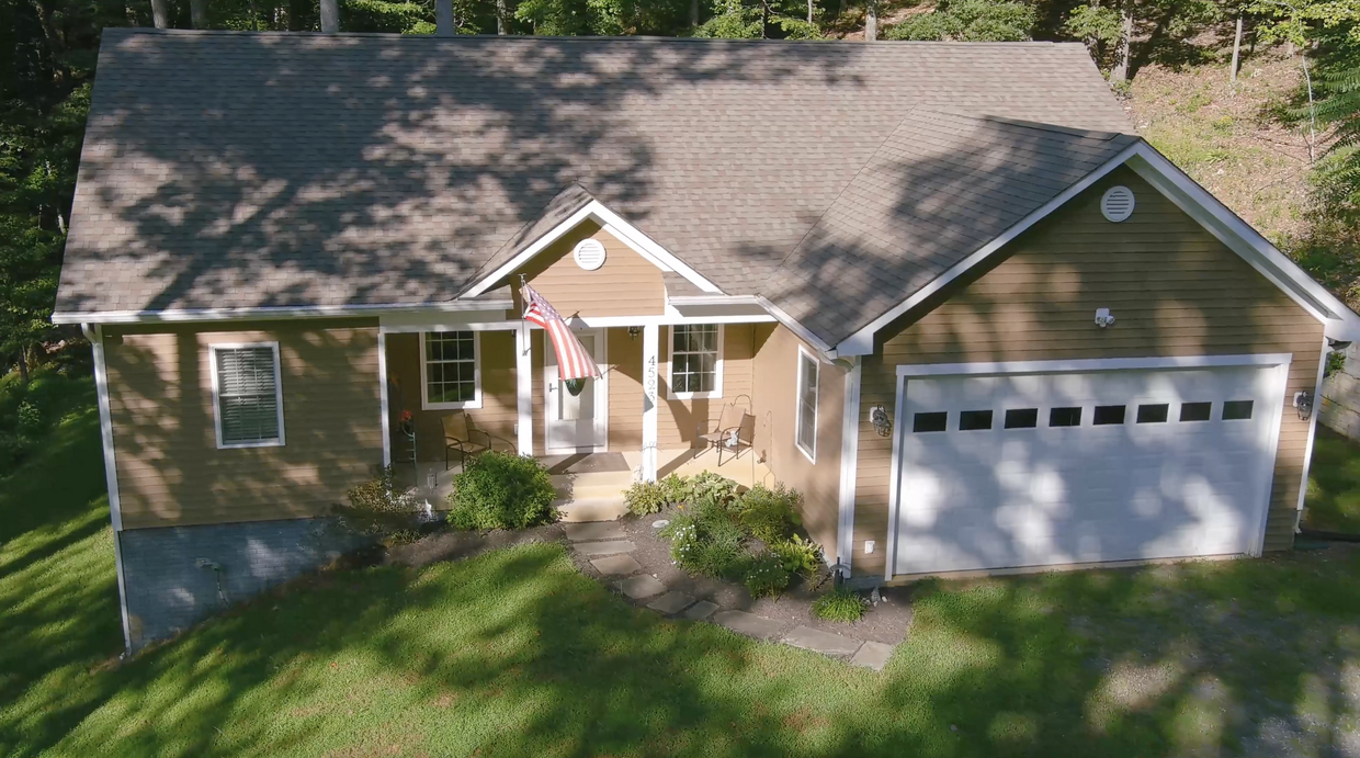 Magic Mountain - 4523 Highpoint Ln