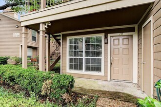 Building Photo - 1880 White Oak Dr
