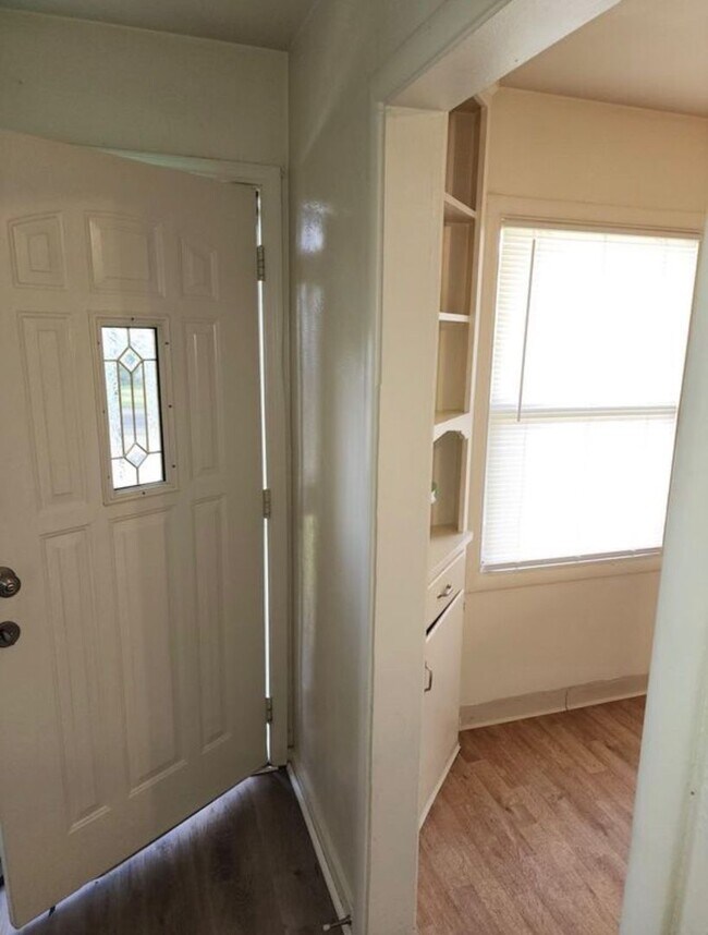 Foto del edificio - One bedroom Apartment