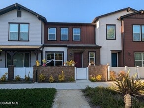 Building Photo - 140 Farmhouse Dr