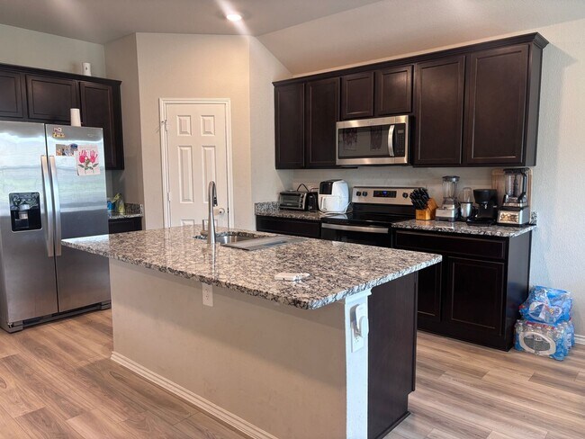 Building Photo - 2702 Wigeon Wy