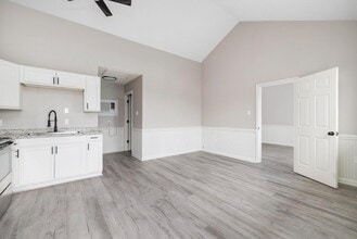 Building Photo - 3810 Memorial Blvd