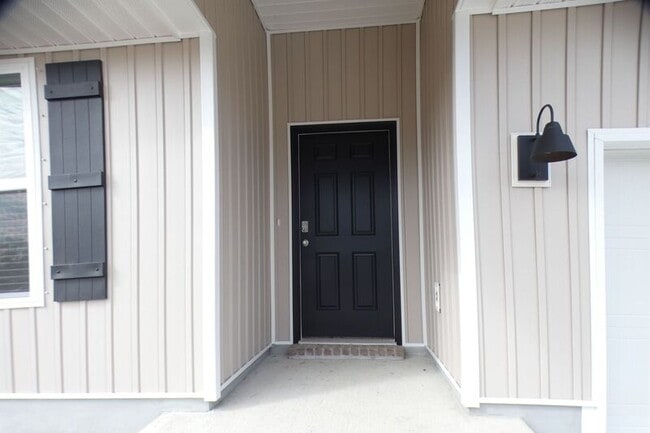 Building Photo - 5970 Smarty Jones Wy
