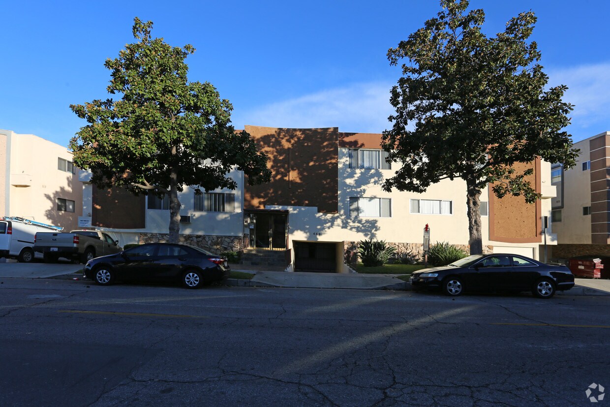 Building Photo - 445 W Dryden St