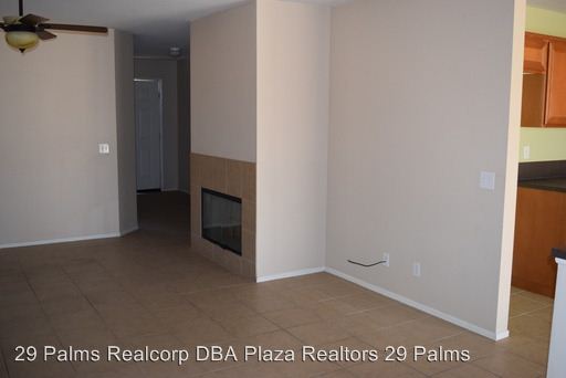 Foto del edificio - 5142 Split Rock Ave