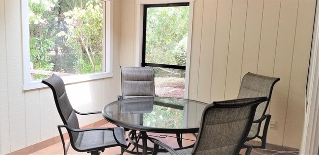 Building Photo - Comfortable, Clean, 2 Bedroom, 2 Bath in O...