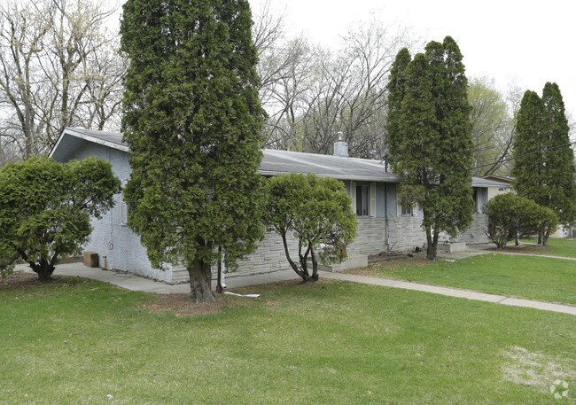 Foto del edificio - 9864 E River Rd NW