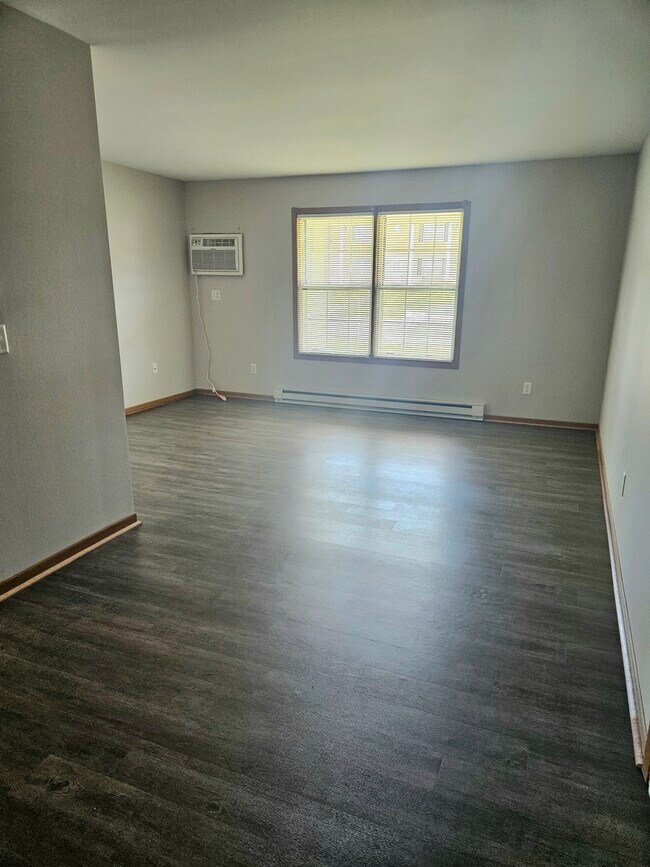 Foto del edificio - 2035 Sylvan Way