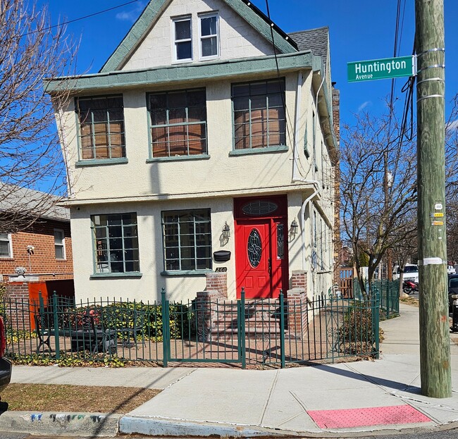 Front of property - 260 Huntington Ave