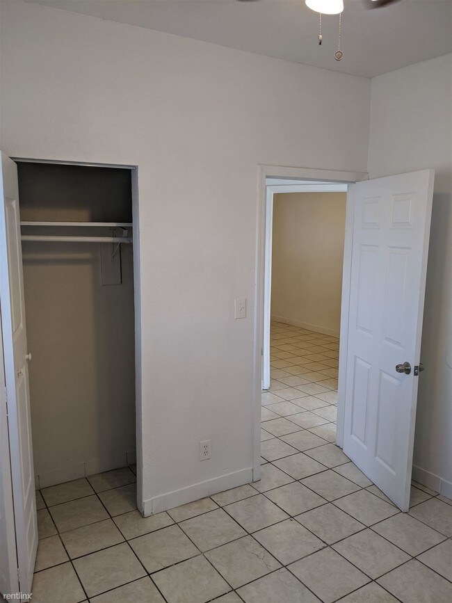 Building Photo - 4121 N 33rd Dr