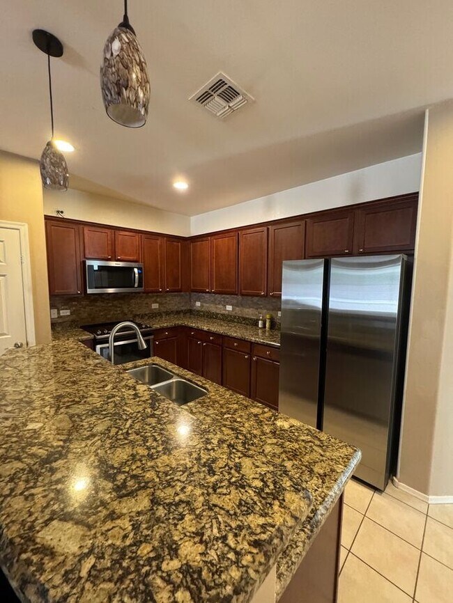 Foto del edificio - Spacious Gladden Farms Living: 4-Bed Retreat Near Parks & Trails