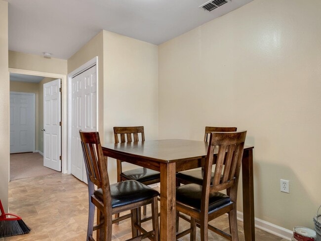 Building Photo - 2738 W Tharpe St