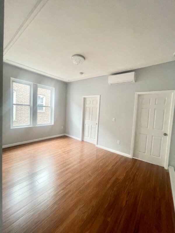 Foto del edificio - 368 Rockaway Pky