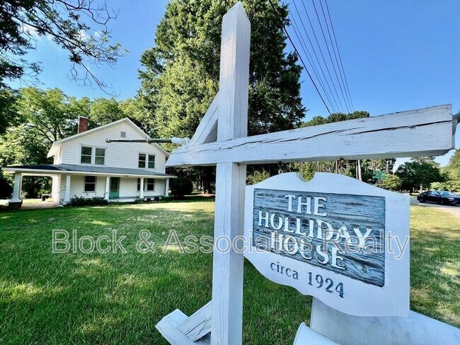 Building Photo - 11721 Six Forks Rd