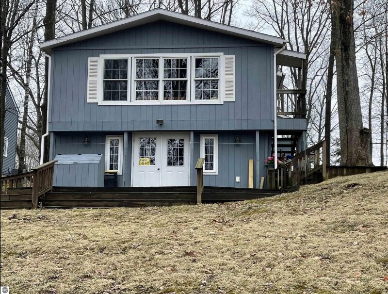 Primary Photo - 1244 Queensway Dr