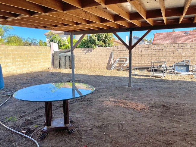 Building Photo - Three Bedroom Two Bathroom Home $2,495 Ria...