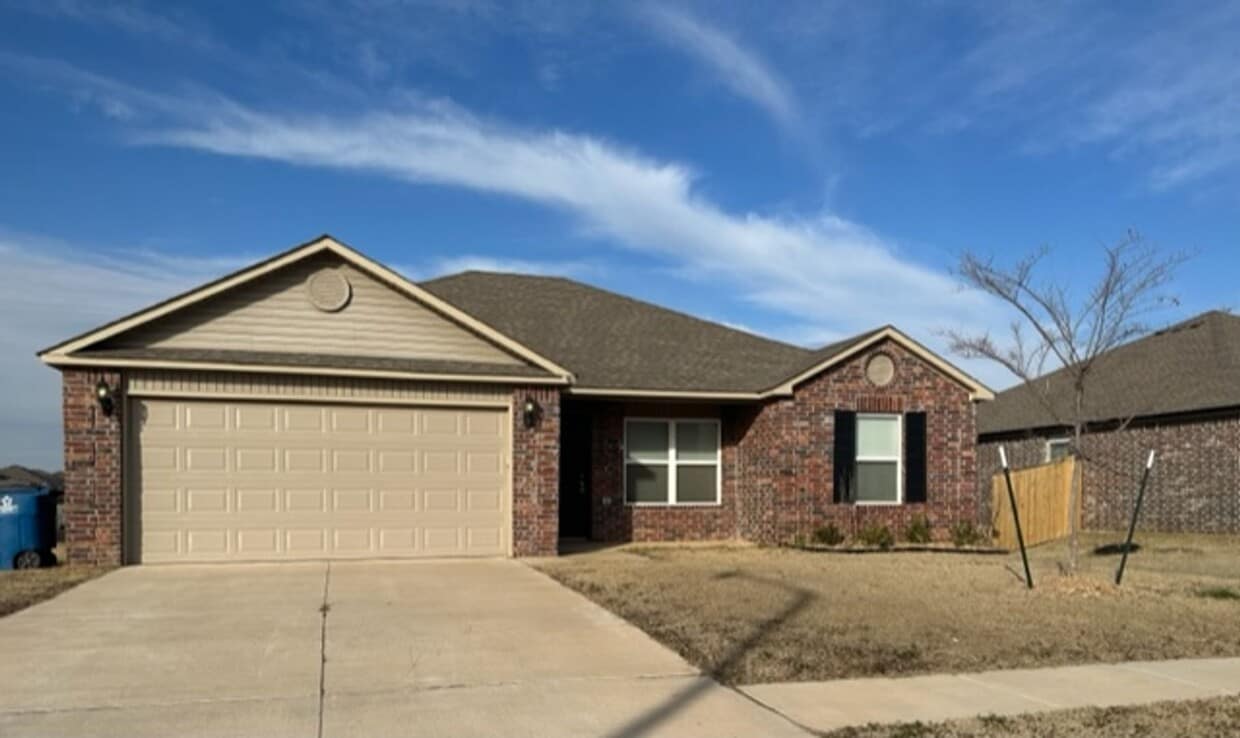 Primary Photo - Newer 3 Bedroom/2 Bath Home in Newcastle -...