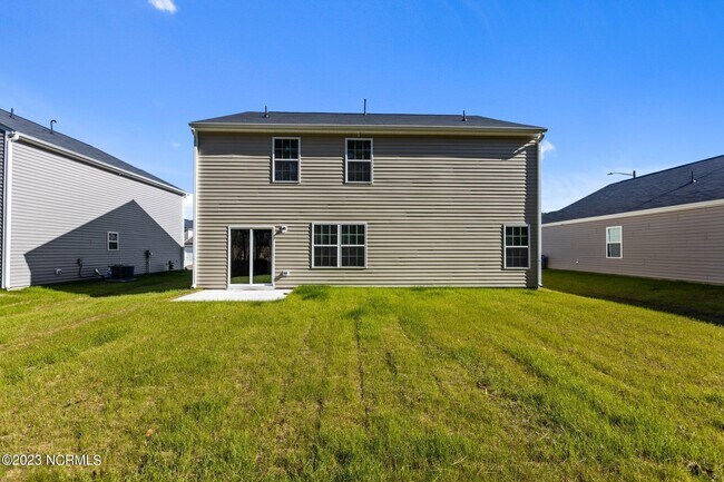 Building Photo - 920 Riverstone Dr