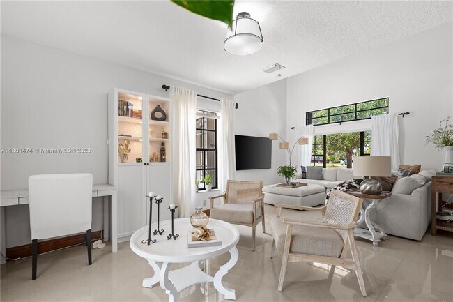 Foto del edificio - 4671 SW 155th Pl