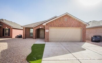 Building Photo - 2005 Kenwood Ave