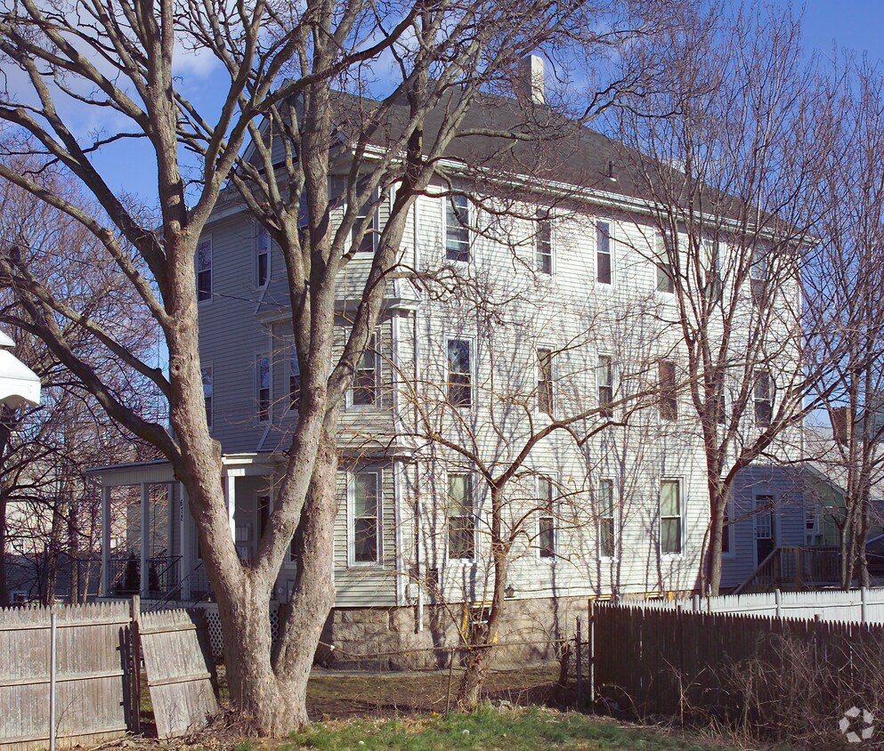 Building Photo - 672 2nd St