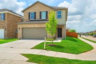 Building Photo - 5932 Sahara Dr