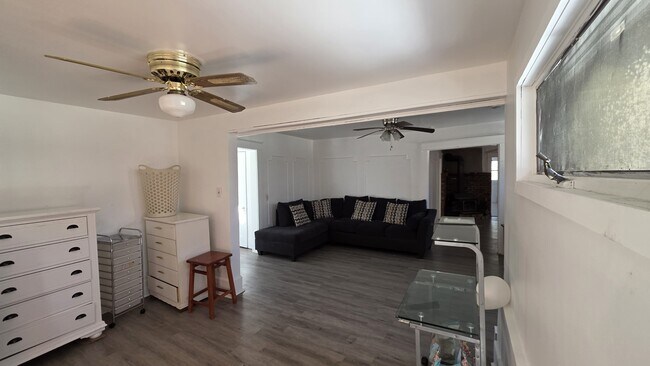 Foto del edificio - 208 Glenmere Rd