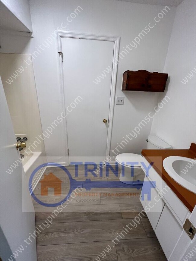 Foto del edificio - Experience the Charm of Newly Renovated Li...