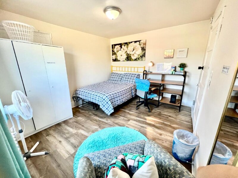 Foto del edificio - 5631 E Cornell Ave