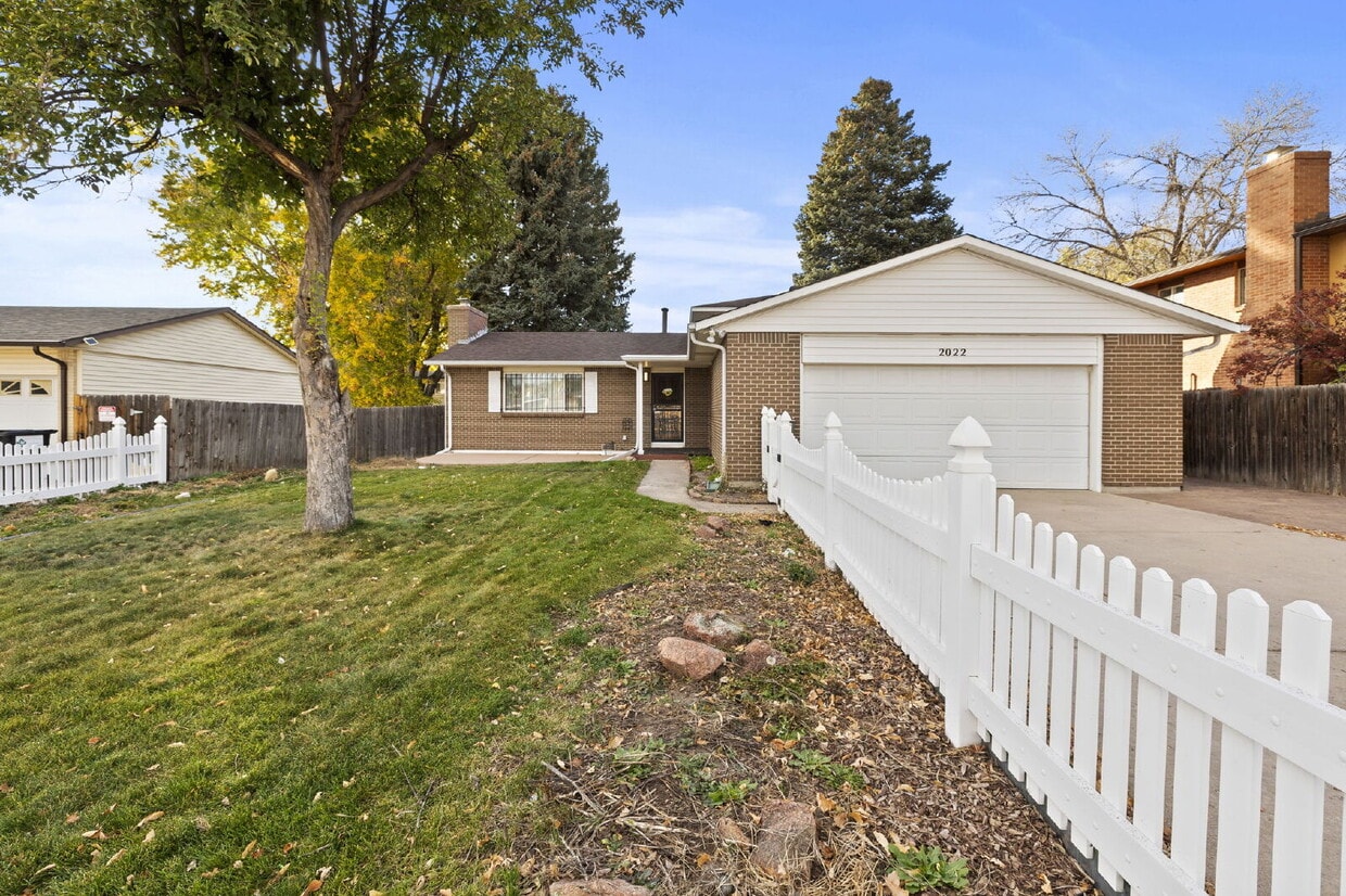 Primary Photo - 2022 Northglen Dr