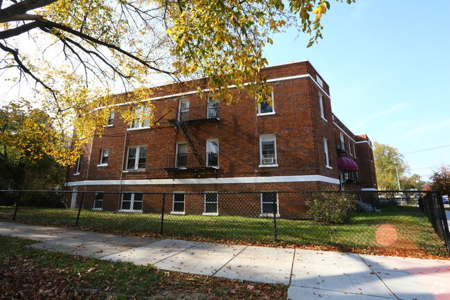Building Photo - Sherman Manor Condos