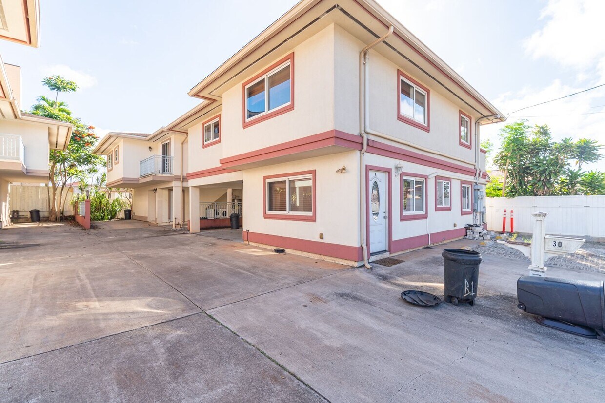 Primary Photo - $2,350 / 3br - 1150ft2 - 3BR/2BA/2PKG unit...