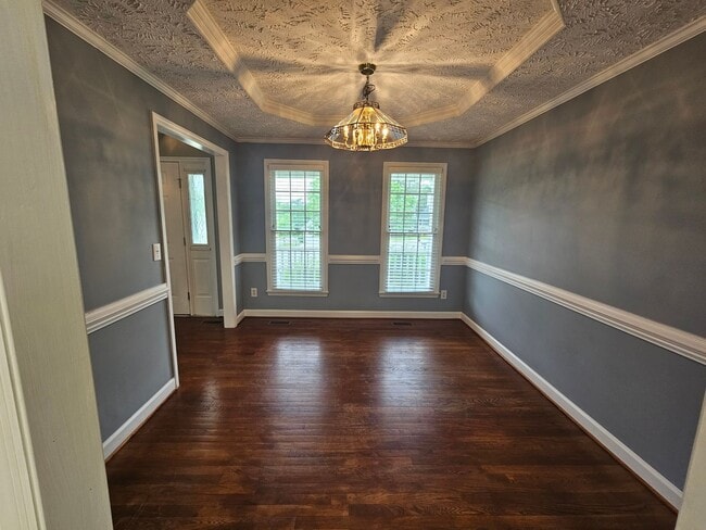 Foto del edificio - 4 Bedroom, 2.5 Bath Home Located in the Es...