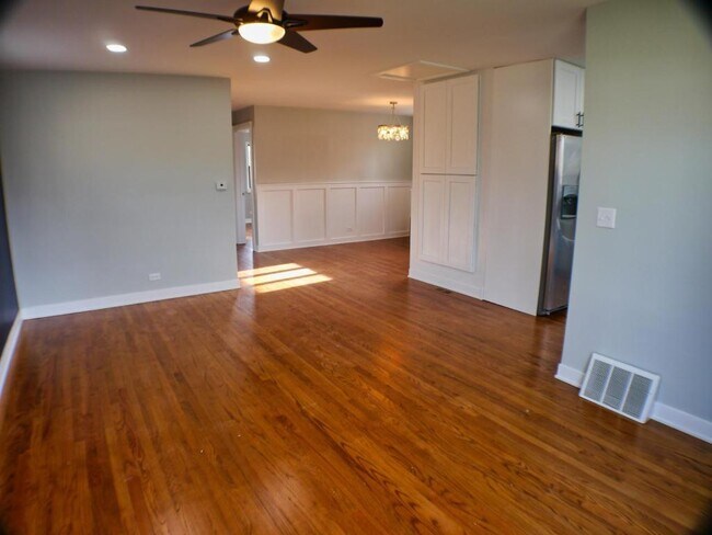 Foto del edificio - 2119 Forest Ave
