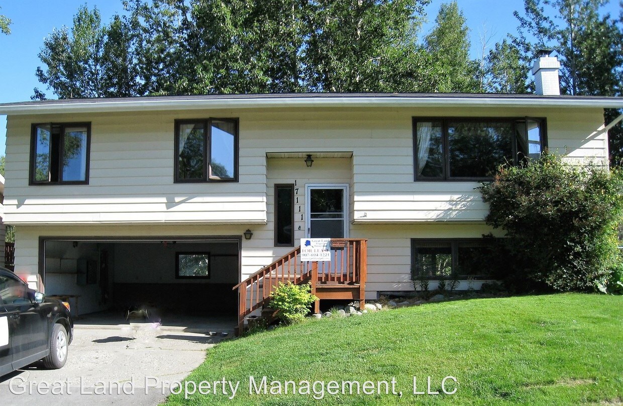 Primary Photo - 3 br, 1.5 bath House - 17111 Meadow Creek