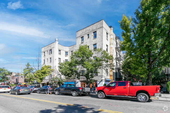 Building Photo - Acropolis Gardens