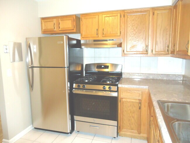 Building Photo - 2822 Dundee Rd