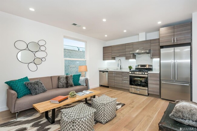 Building Photo - 33 Cortland Ave