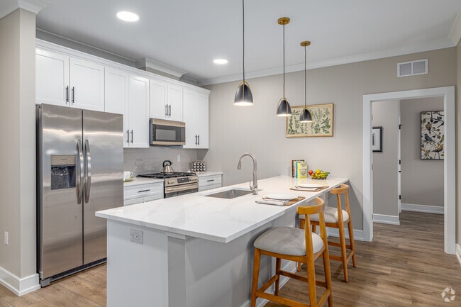 Interior Photo - Scotch Plains Crossing