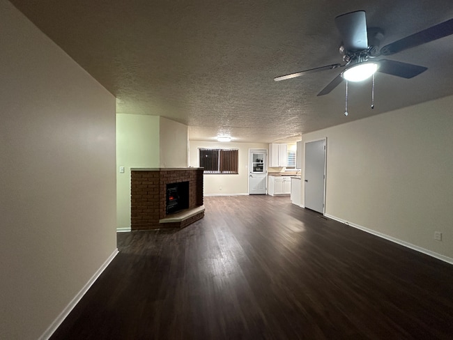 Building Photo - 4055 Royal Oak Dr
