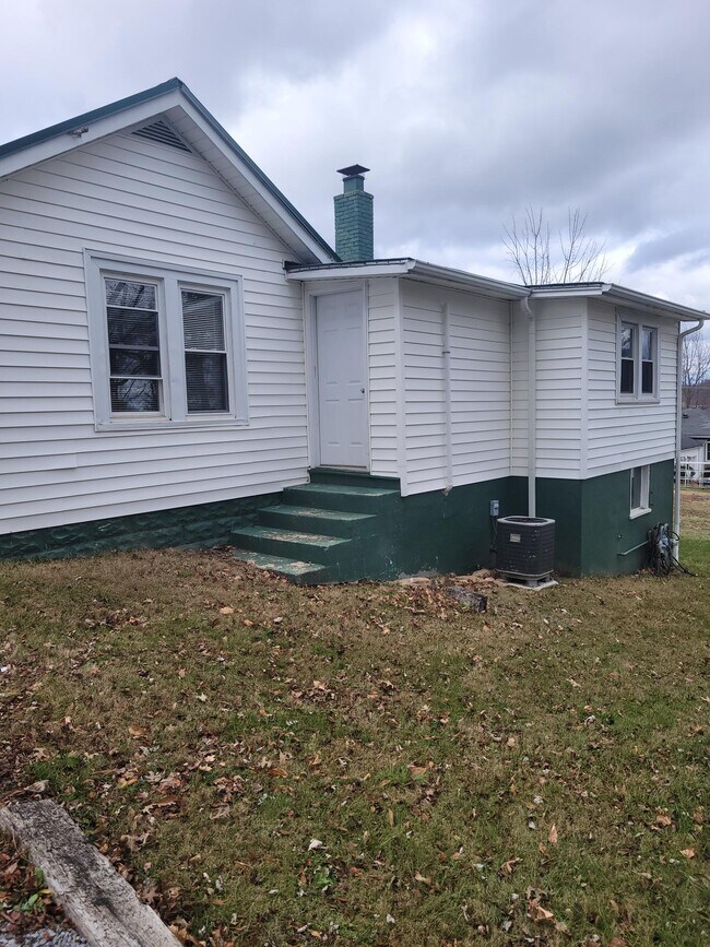 411 E I St, Elizabethton, TN 37643 House Rental in Elizabethton, TN
