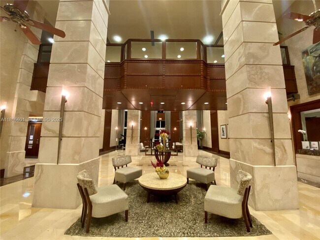 Foto del edificio - 19501 W Country Club Dr